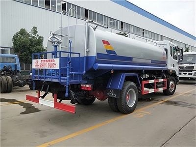 新乡市绿化农药喷洒车与肉钩车直销价格解析 选购指南与市场分析