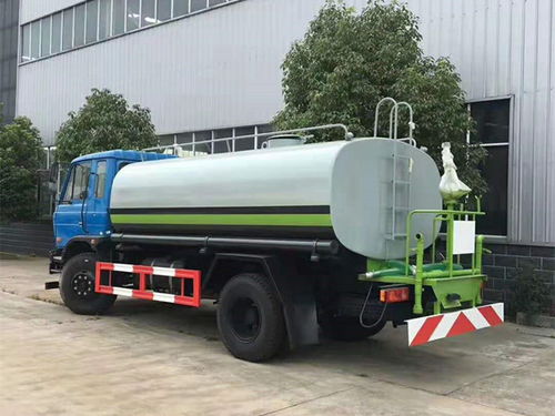 探索城市美容与运输高效之选 12方东风145经典洒水车